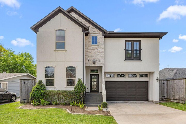 Property Photo: 5119 Locust Street TX 77401