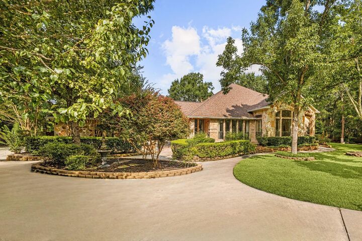 Property Photo: 28618 Benders Crossing Drive TX 77386