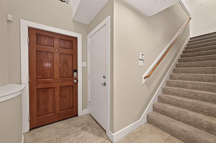 Property Photo:  733 W 22nd Street D  TX 77008 