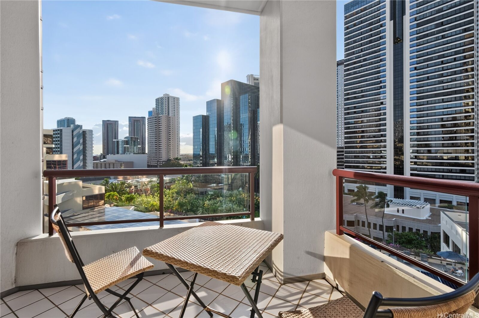 Property Photo: 725 Kapiolani Boulevard 1004 HI 96813