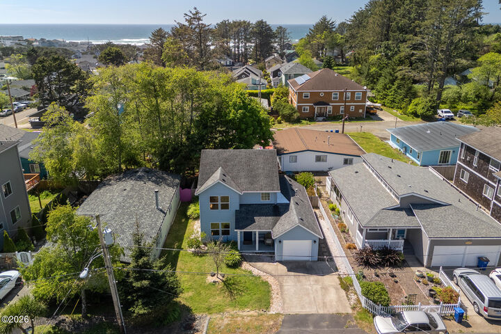 Property Photo: 3467 NW Oar Avenue OR 97367