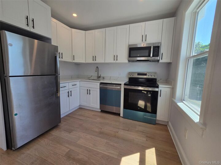 Property Photo: 965 Main Street 2 NY 10801
