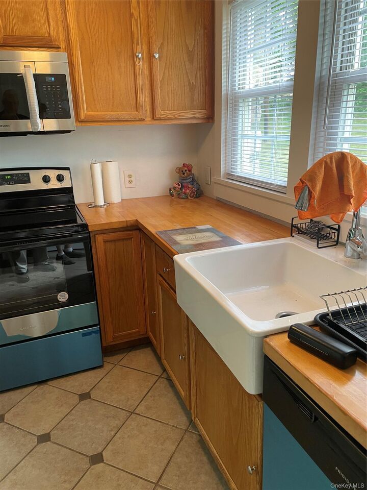 Property Photo:  92 Stein Road 4  NY 12566 