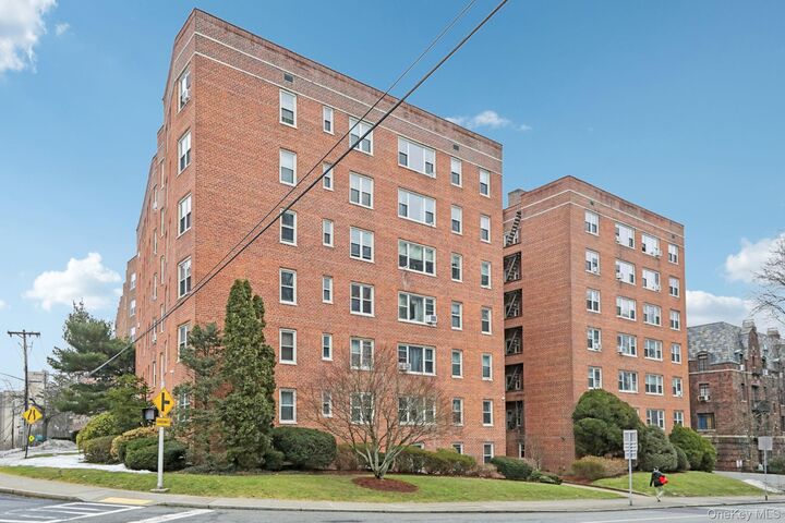 Property Photo: 30 N Broadway 5H NY 10601