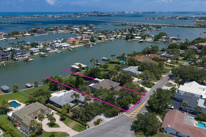 Property Photo:  220 Harbor View Lane  FL 33770 