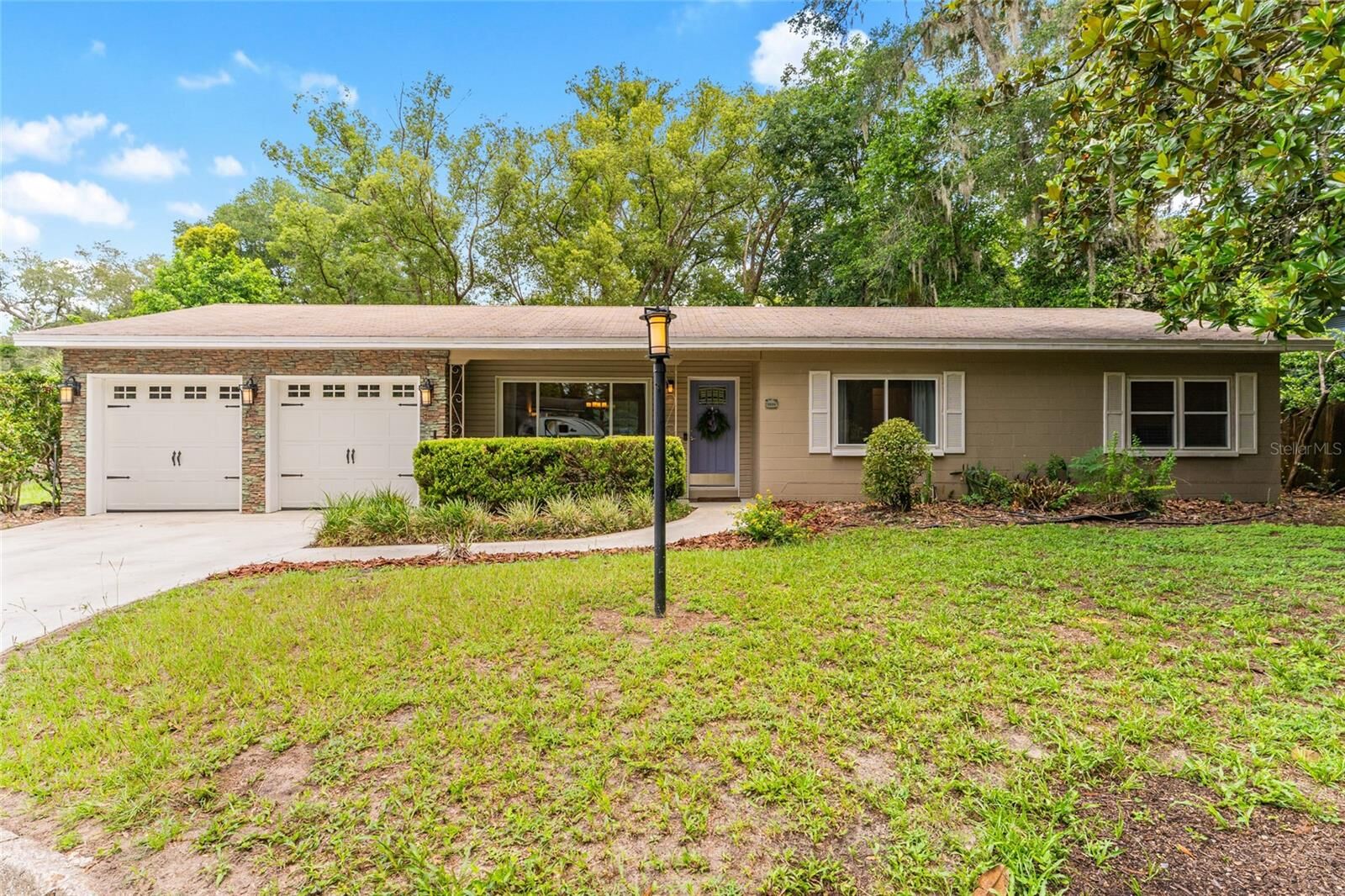 Property Photo: 3224 NW 31st Avenue FL 32605