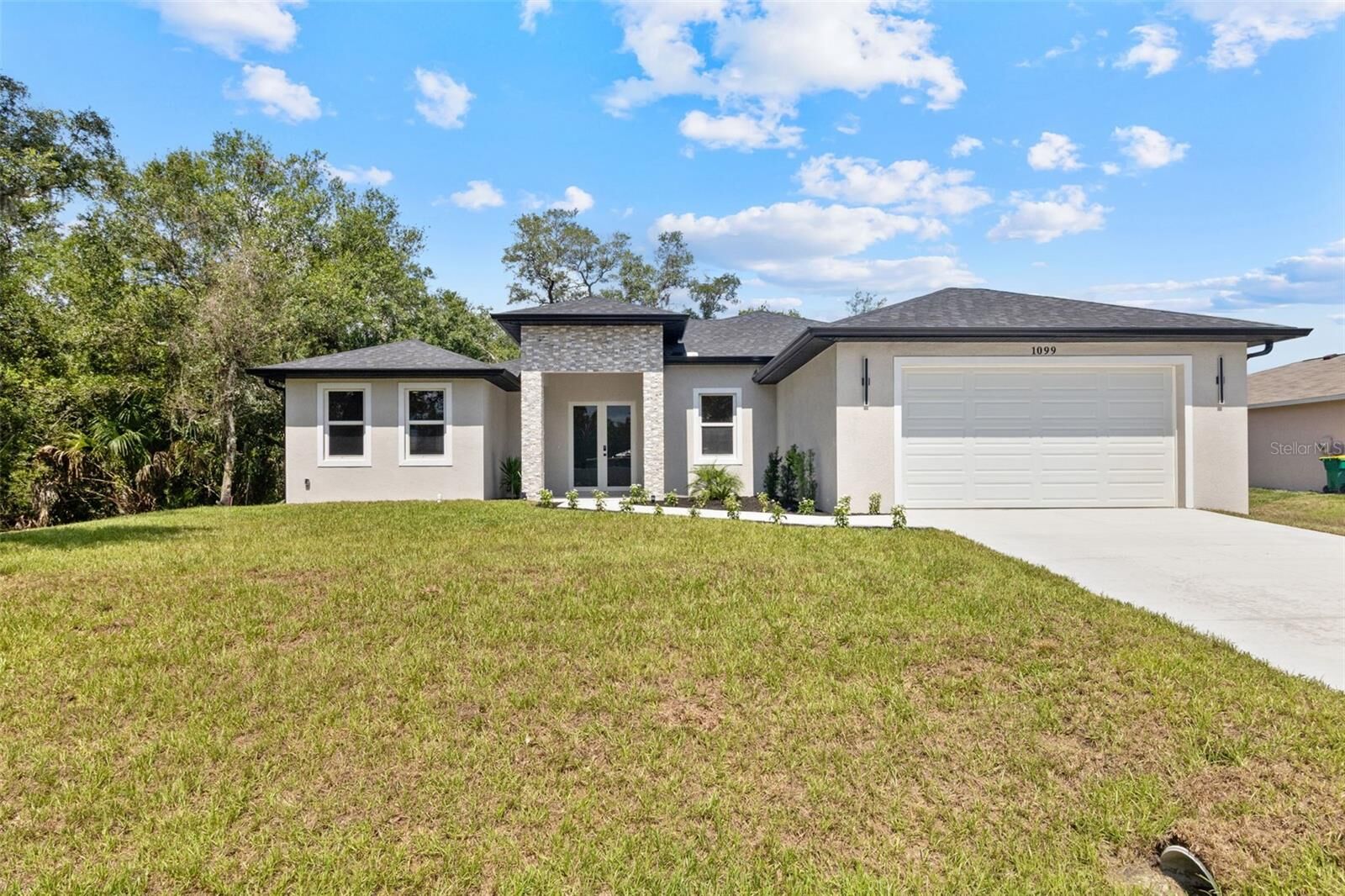 Property Photo:  1099 Cazenovia Street  FL 33952 