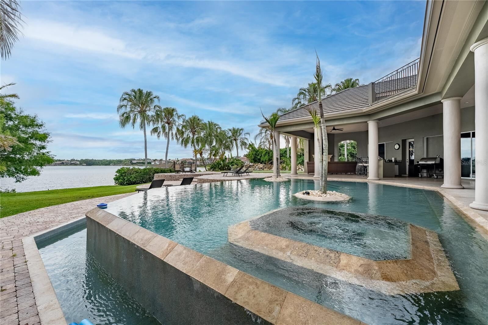 Property Photo: 1408 Lake Whitney Drive FL 34786