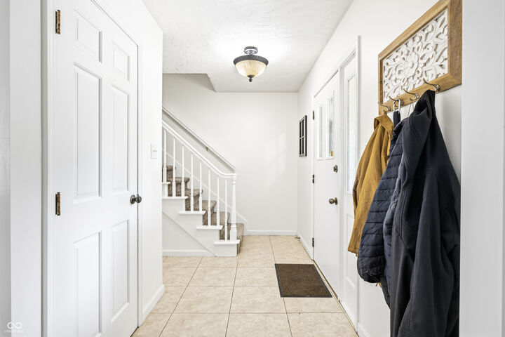 Property Photo:  1720 Ridge Hill Lane  IN 46217 