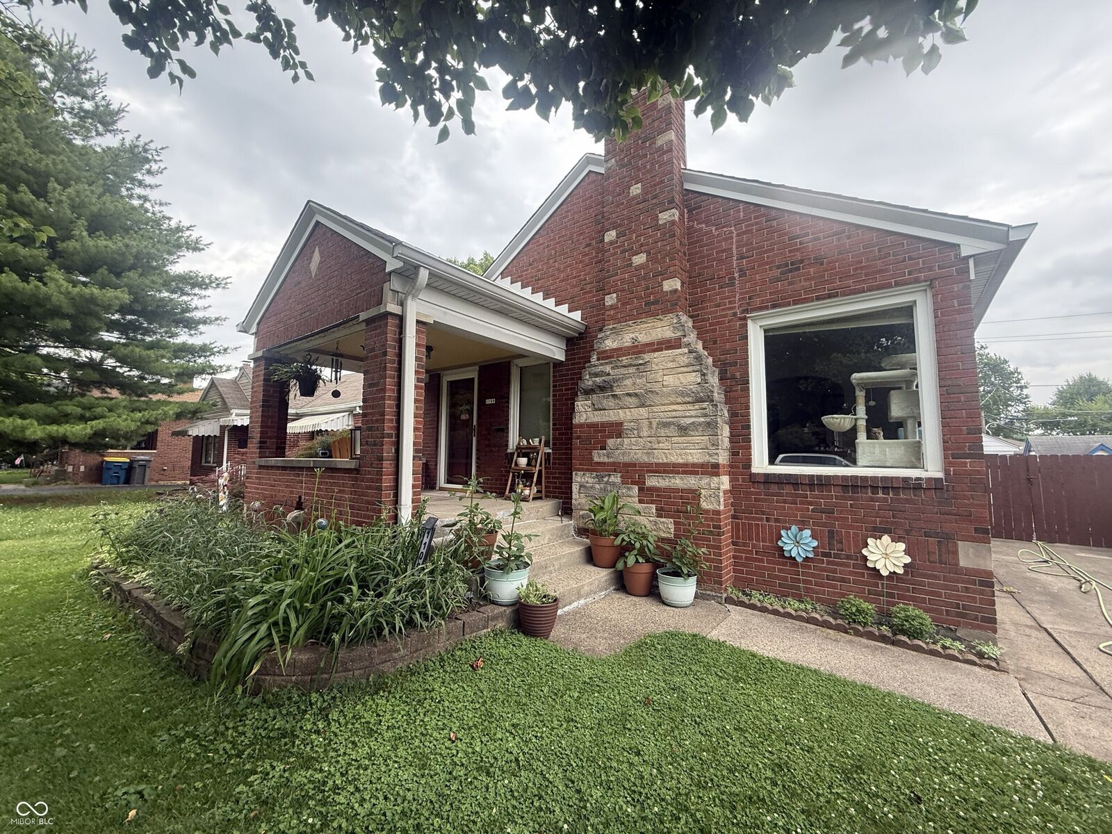 Property Photo:  1109 N Downey Avenue  IN 46219 