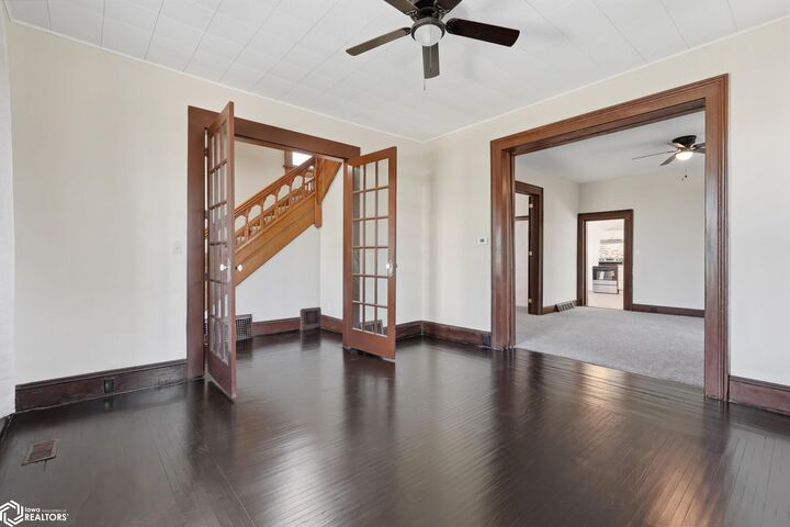 Property Photo:  412 S Marshall Street  IA 52601 