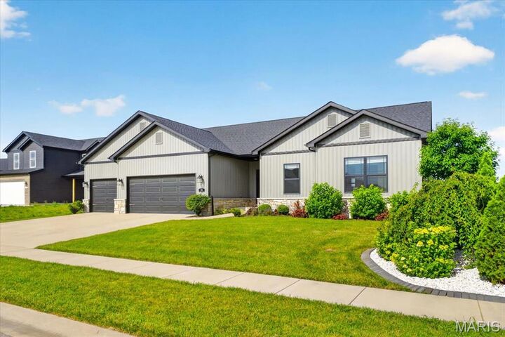 Property Photo: 213 Ashurst Lane IL 62269