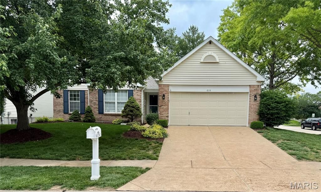Property Photo:  633 Lind Road  MO 63125 
