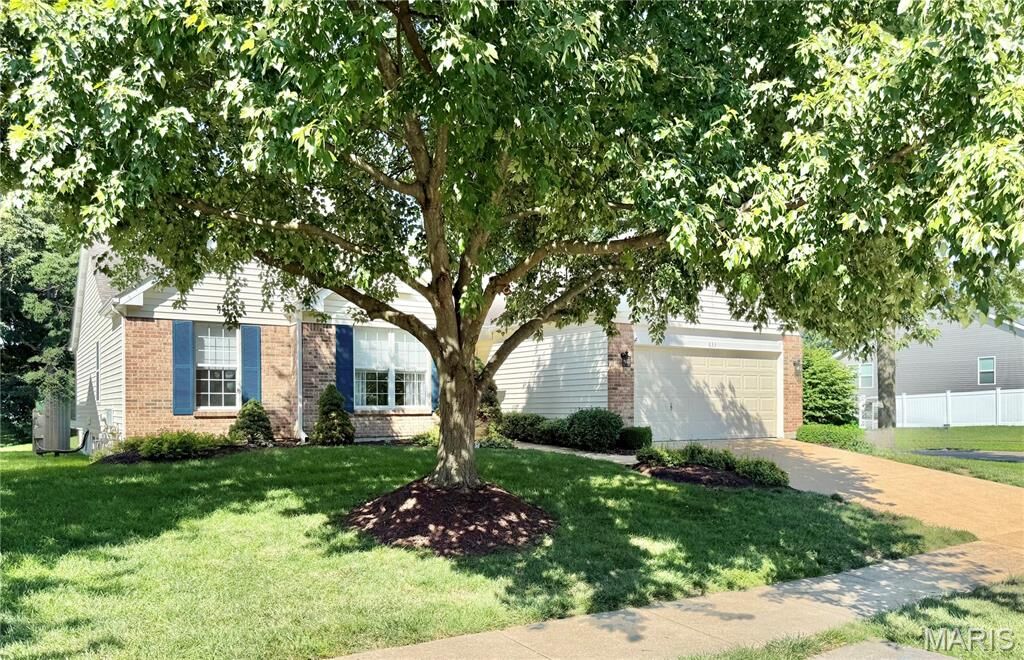 Property Photo:  633 Lind Road  MO 63125 