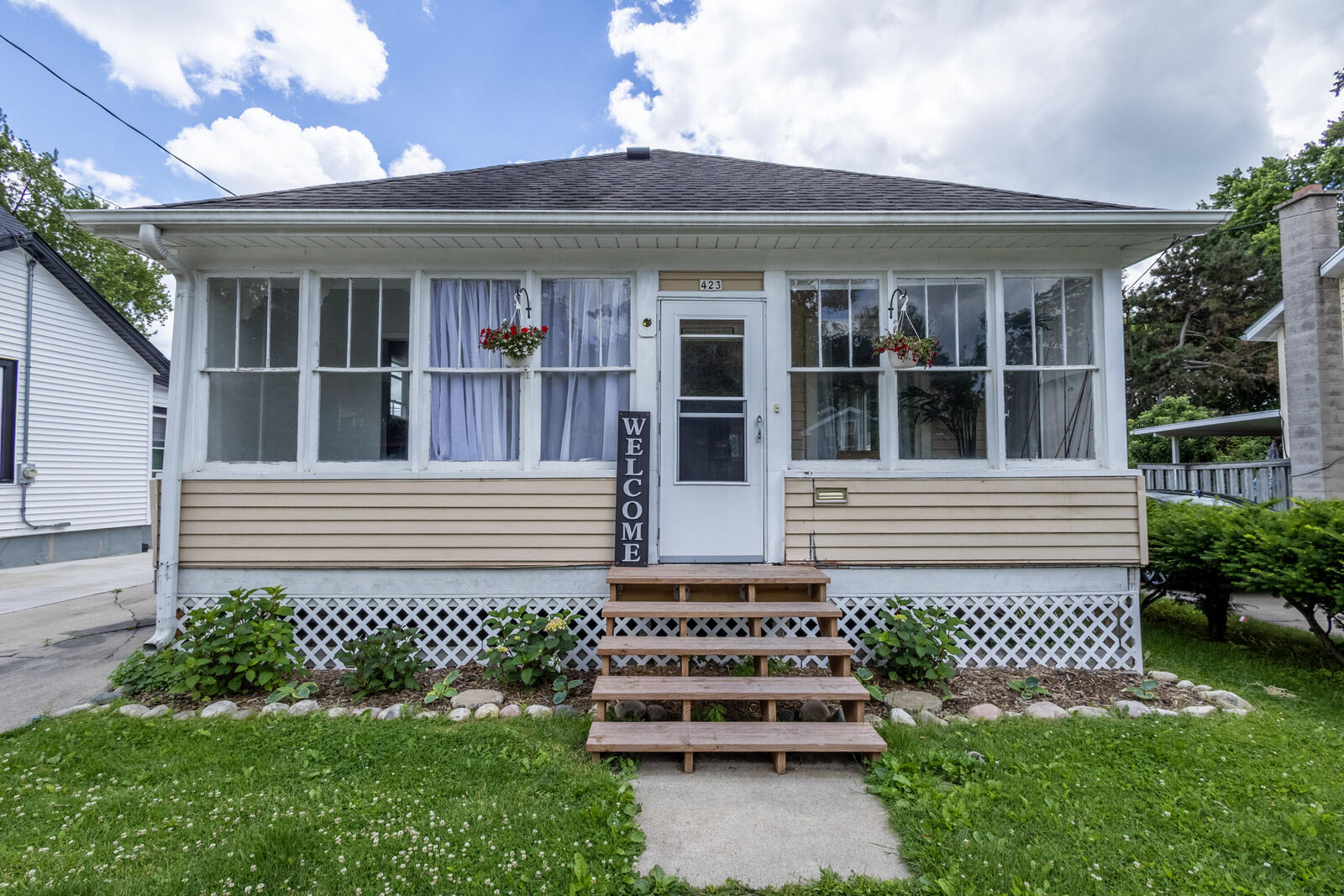 Property Photo:  423 W South St  WI 53066 