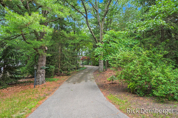 Property Photo: 2185 Eagle Boulevard MI 49424