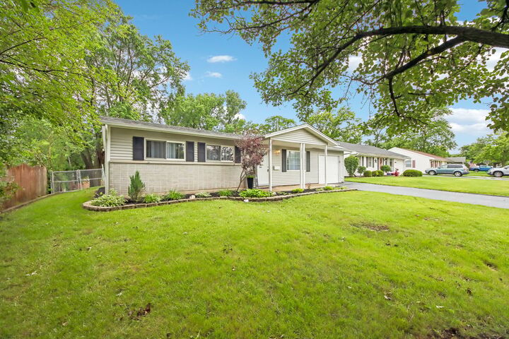 Property Photo: 10227 Hilltop Drive IL 60462