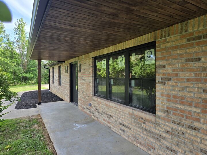 Property Photo:  956 Auburn Lane SE  IL 62939 