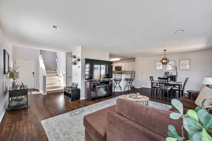 Property Photo:  668 Acadia Circle  IL 60014 