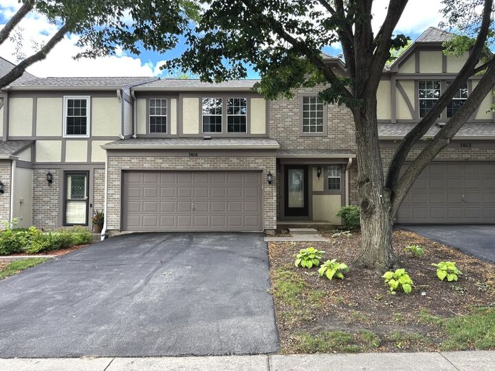 Property Photo:  1404 W Sapphire Drive 1404  IL 60192 