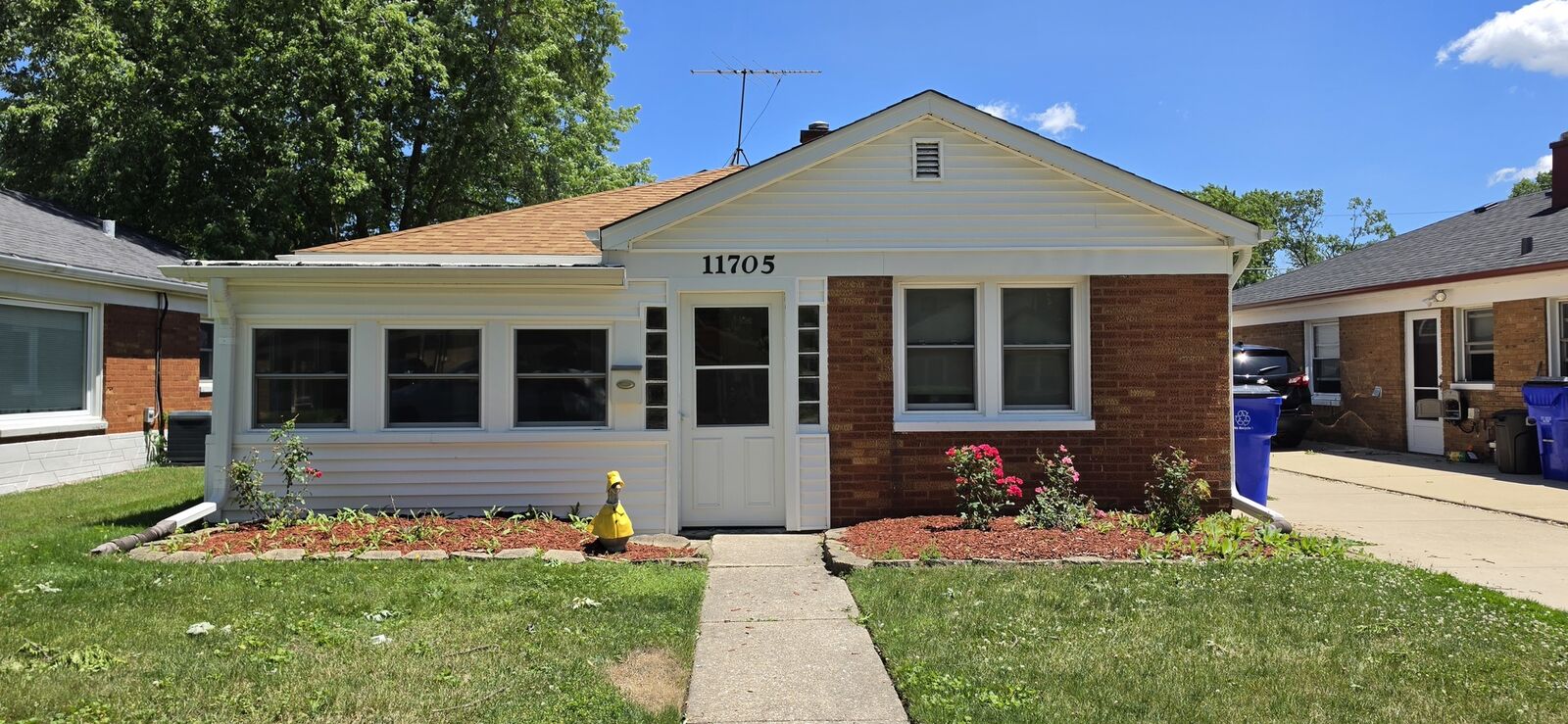 Property Photo: 11705 S Meadow Lane Drive IL 60803