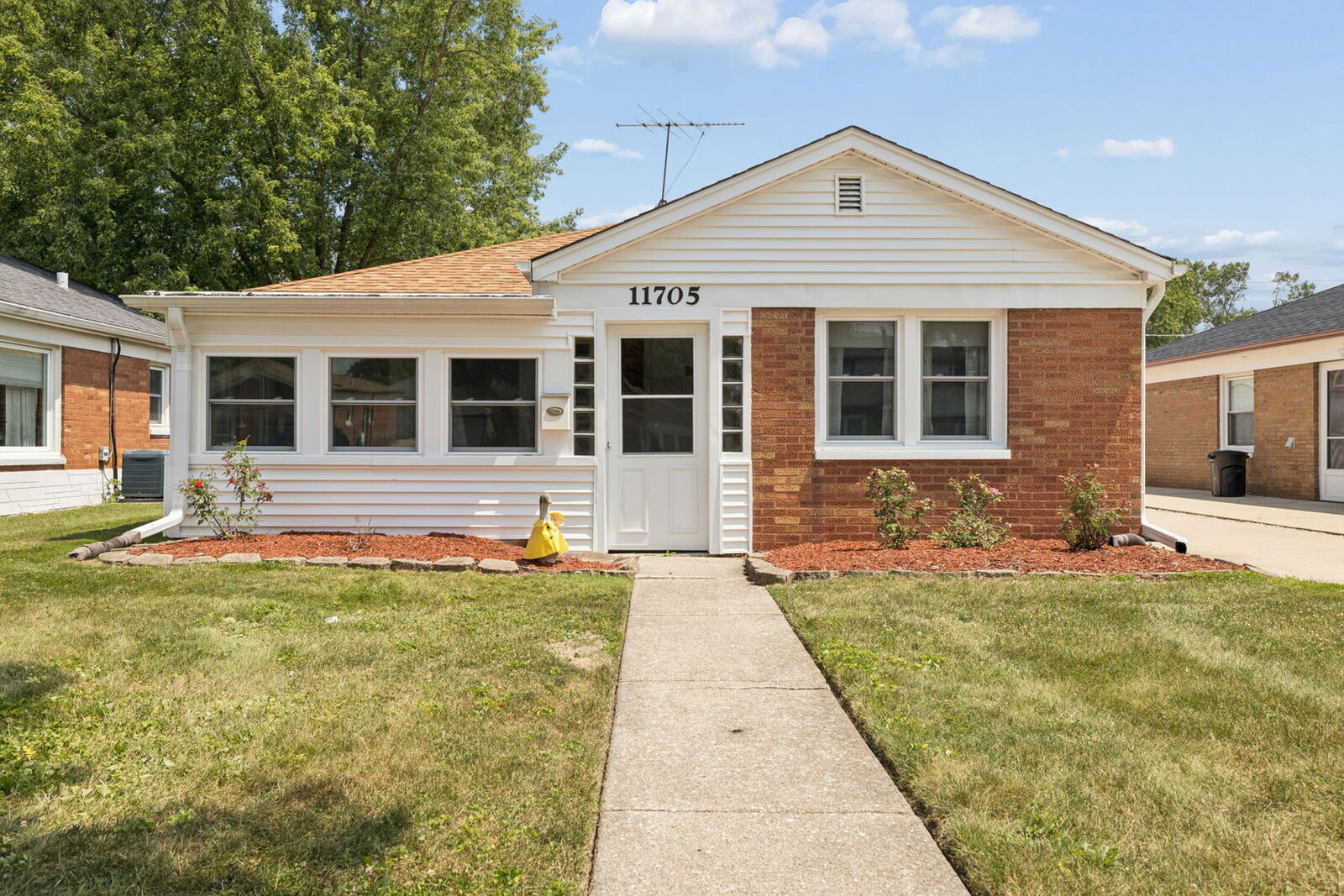 Property Photo:  11705 S Meadow Lane Drive  IL 60803 