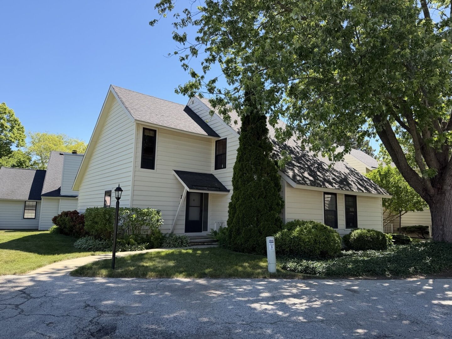 Property Photo:  661 Mitchell Court 661  IL 60031 