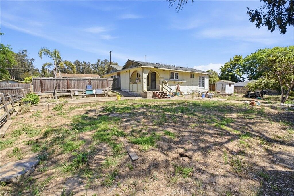 Property Photo:  750 Calle Bendita  CA 93420 