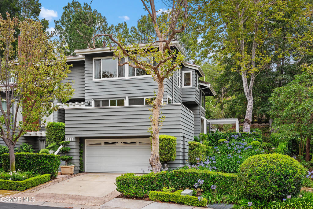 Property Photo: 1527 N View Drive CA 91362