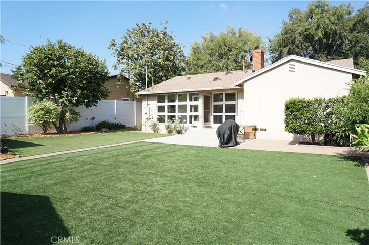 Property Photo: 5540 Balboa Boulevard CA 91316