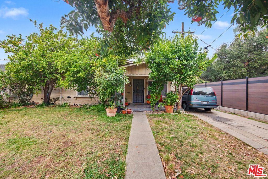 Property Photo:  1013 Florence Place  CA 91204 