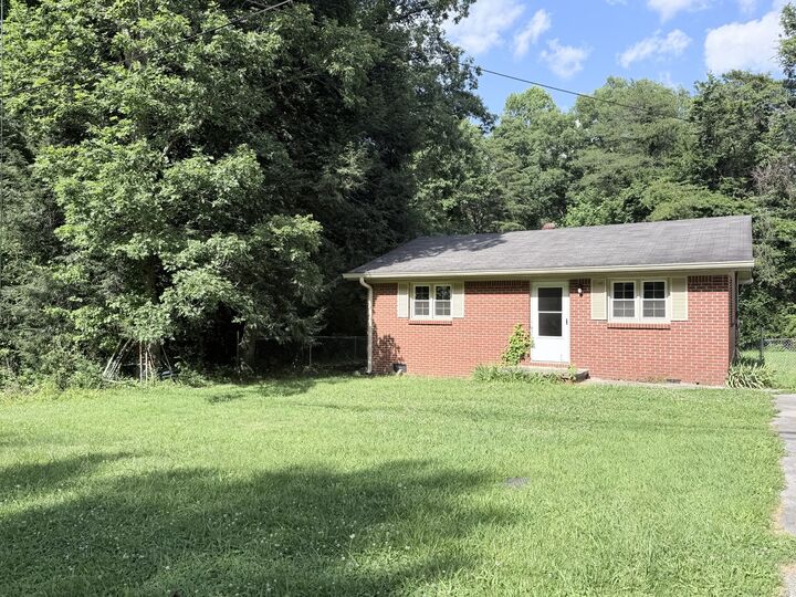 Property Photo: 2886 Pigeon Springs Rd TN 37387