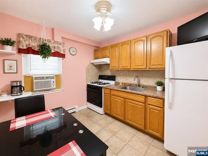 Property Photo:  725 Joralemon Street 31  NJ 07109 