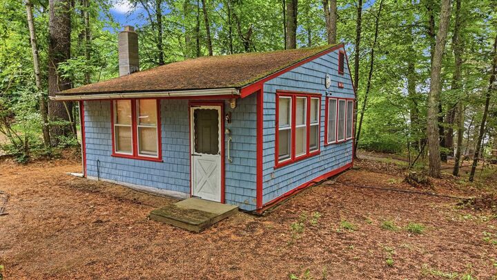Property Photo:  3 Oak Court  NH 03261 