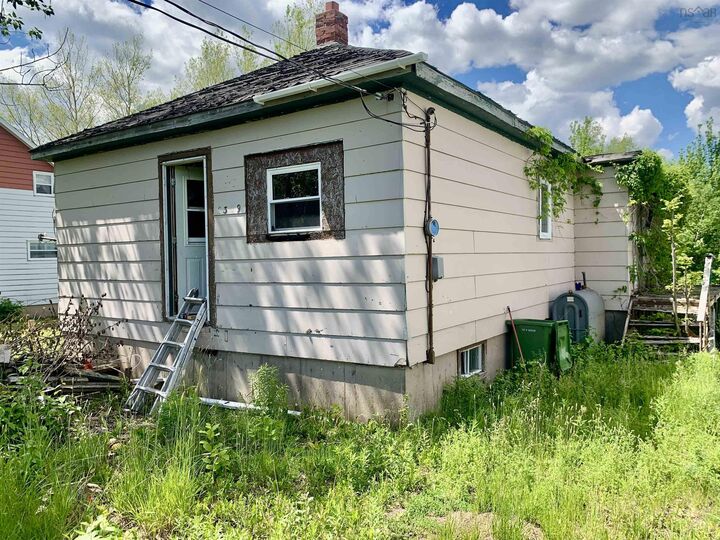 2399 Athol Road — photo 1