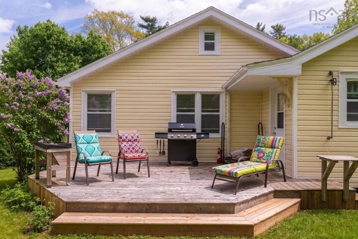 Property Photo:  90 Crescent Street  NS B4V 2C7 