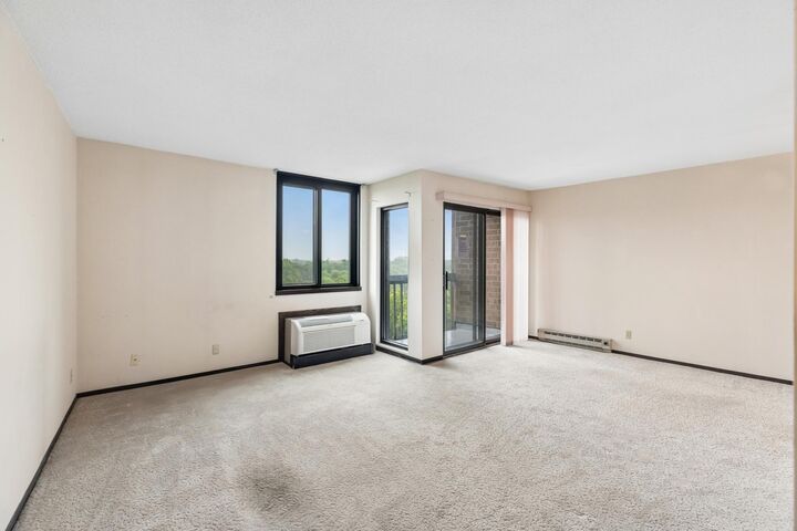 Property Photo:  1181 Edgcumbe Road 814  MN 55105 