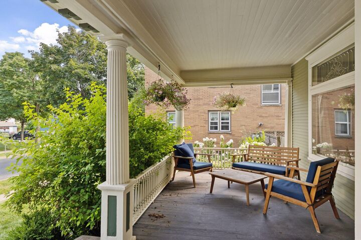 Property Photo:  2444 Bryant Avenue S  MN 55405 