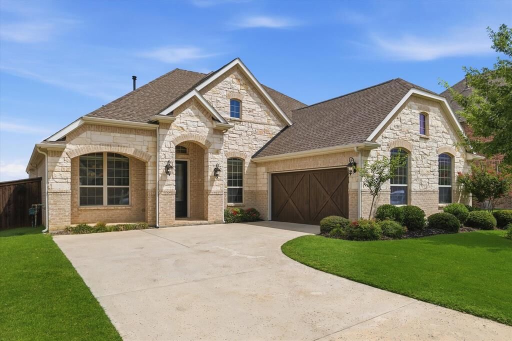 Property Photo:  6612 Dolan Falls Drive  TX 76226 