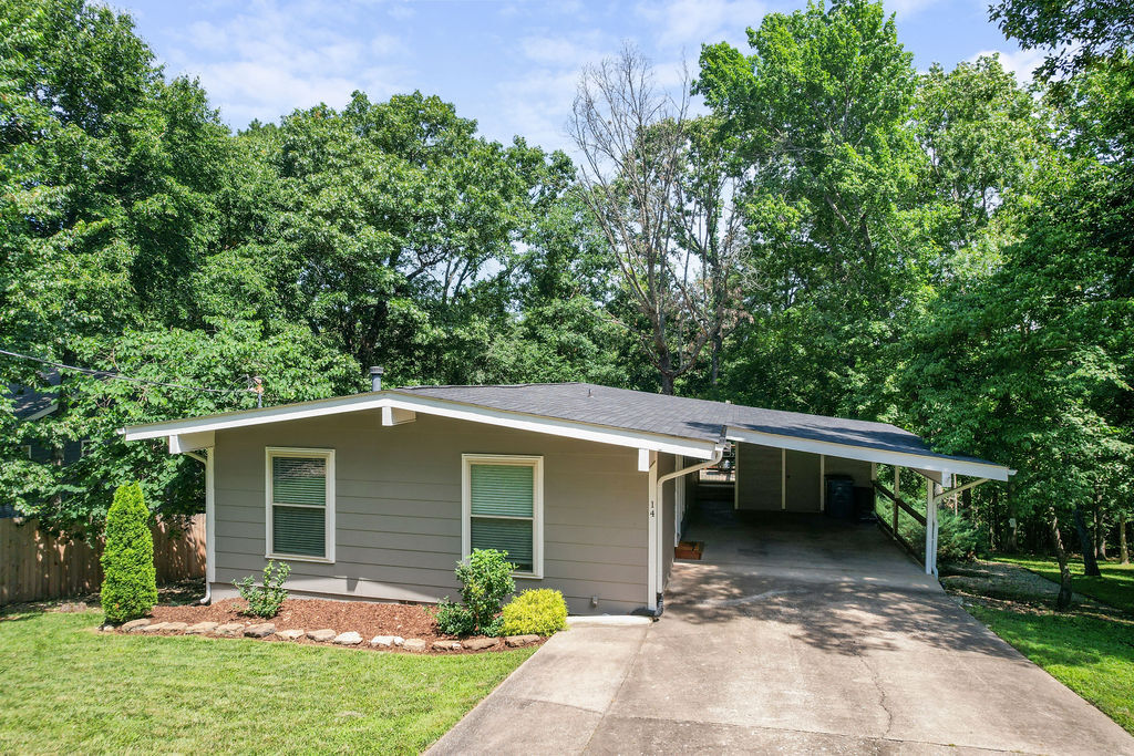 Property Photo: 14 Gamlingay Lane AR 72714
