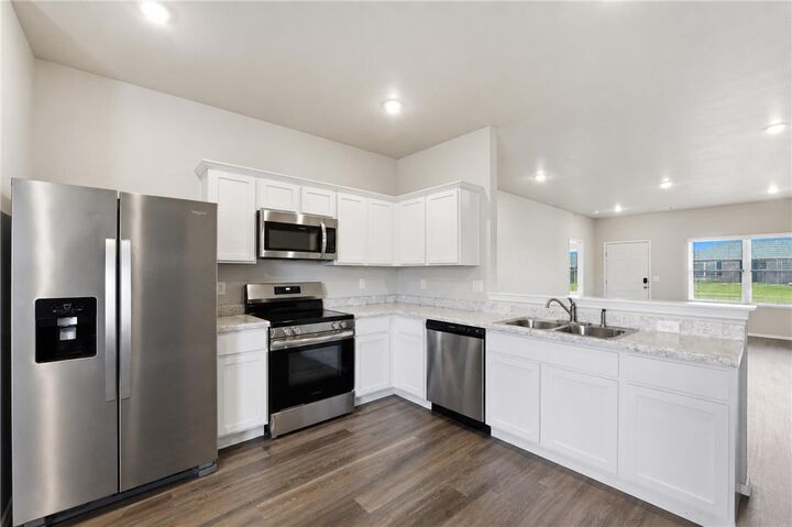 Property Photo:  905 W Tanner Drive  AR 72761 