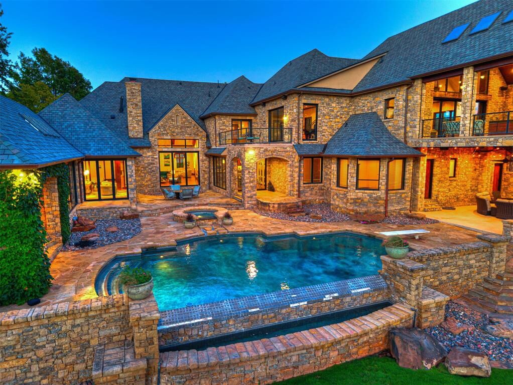 Property Photo: 6401 Oak Tree Drive OK 73025