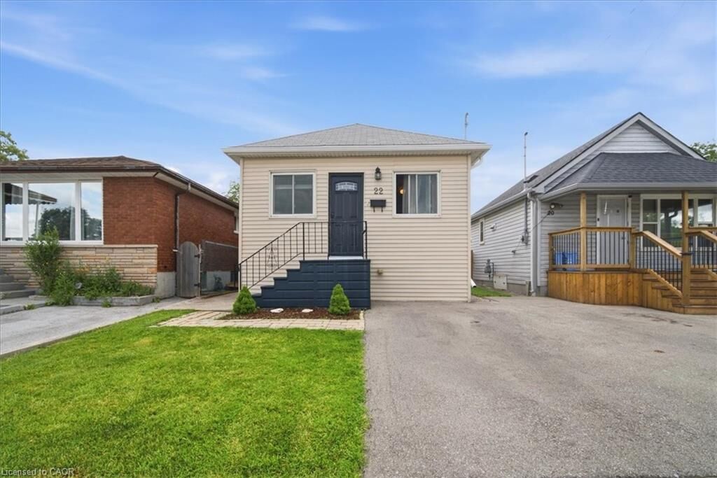 Property Photo:  22 Delena Avenue N  ON L8H 6B4 