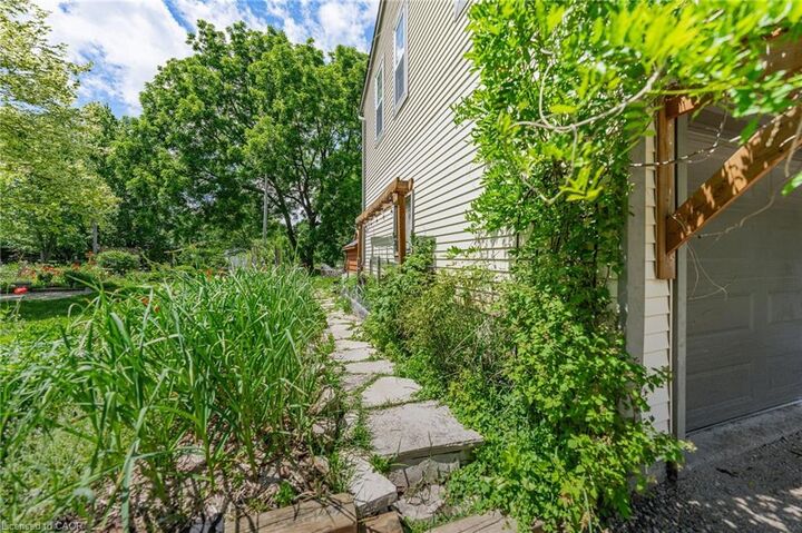 Property Photo: 30 Katherine Street N Lower ON N0B 2V0