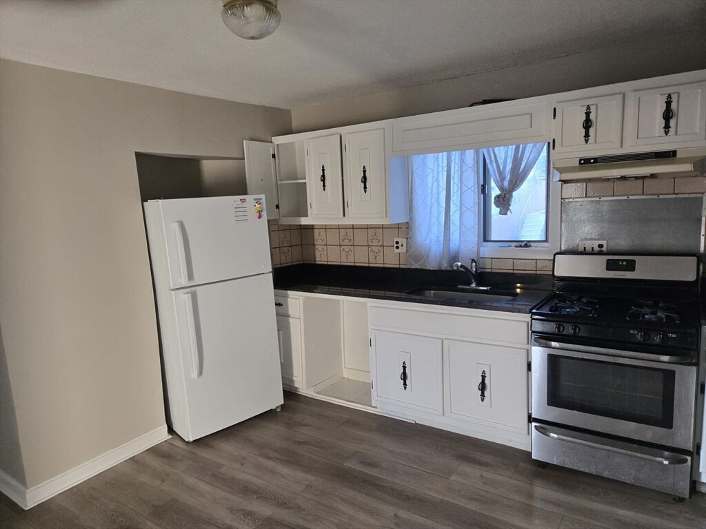 Property Photo: 19 Halford Place 1 MA 01902