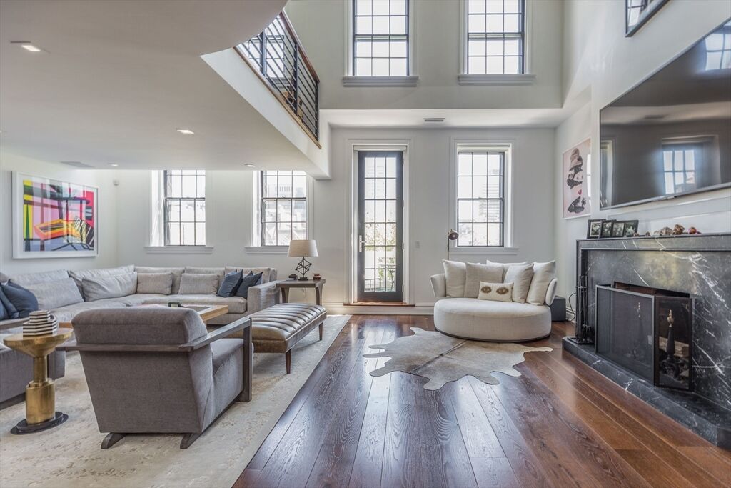 Property Photo:  205 Commonwealth Ave Ph  MA 02116 