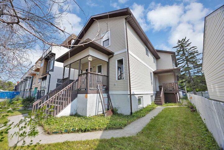 Property Photo: 1727 12 Avenue SW AB T3C 0R5