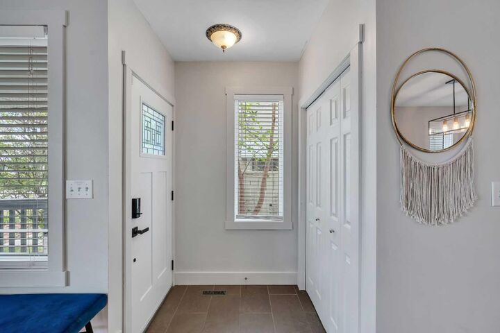 Property Photo: 229 22 Avenue NE AB T2E 1T6