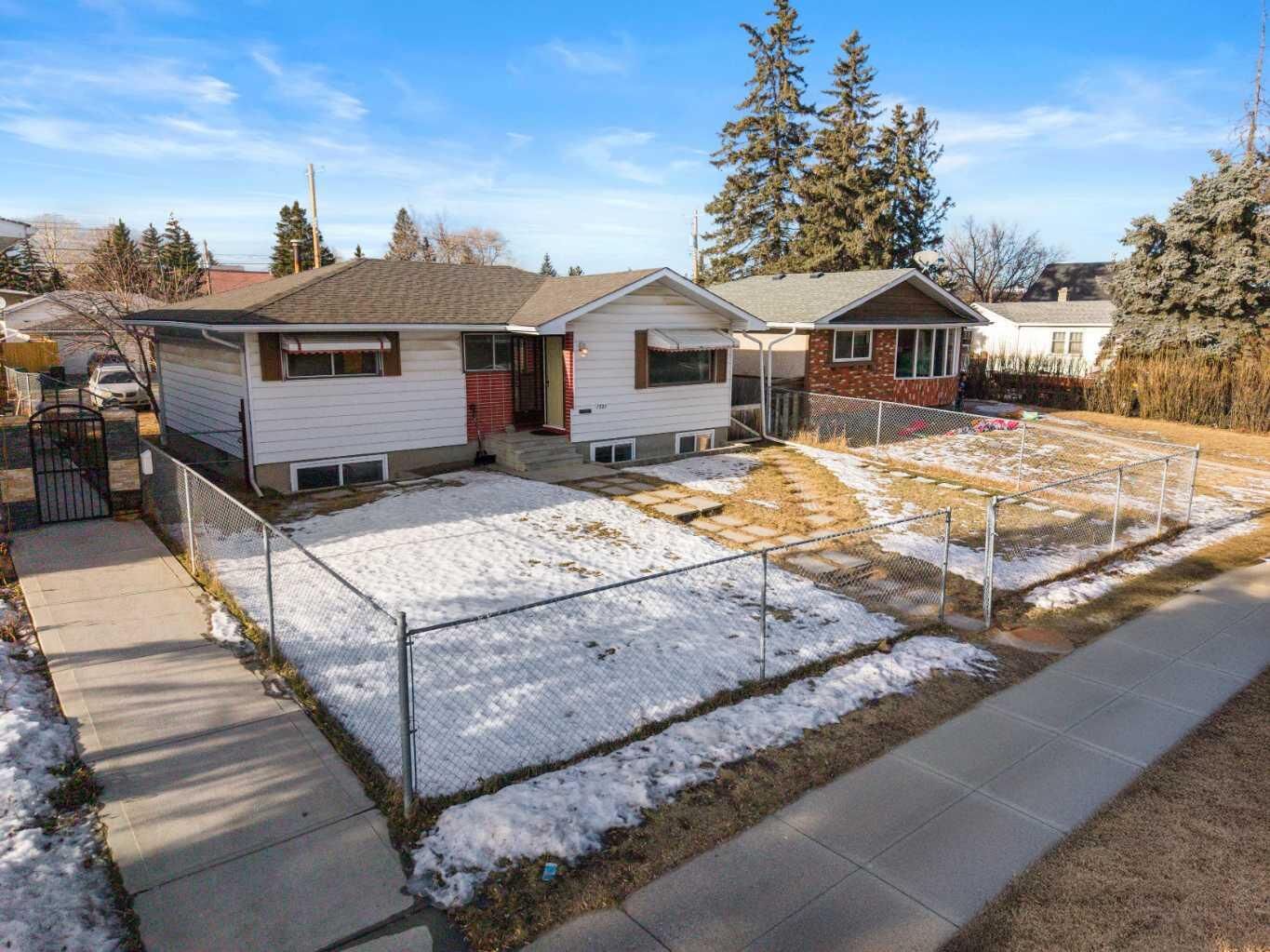 Property Photo: 1527 46 Street SE AB T2A 1N7