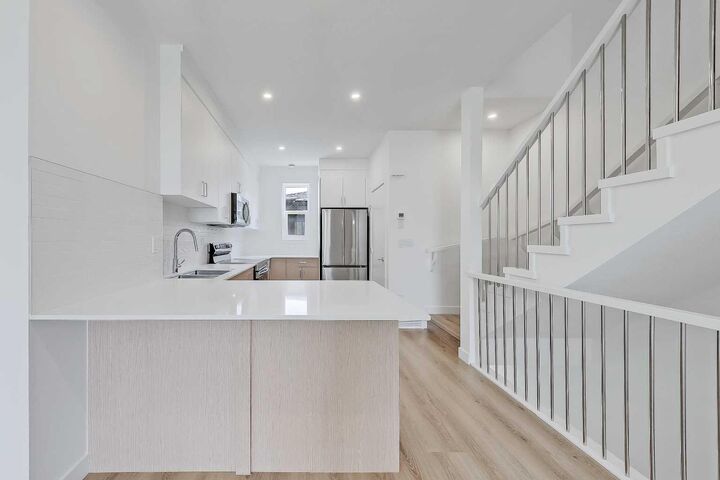 Property Photo: 3550 45 Street SW 107 AB T3E 3V2